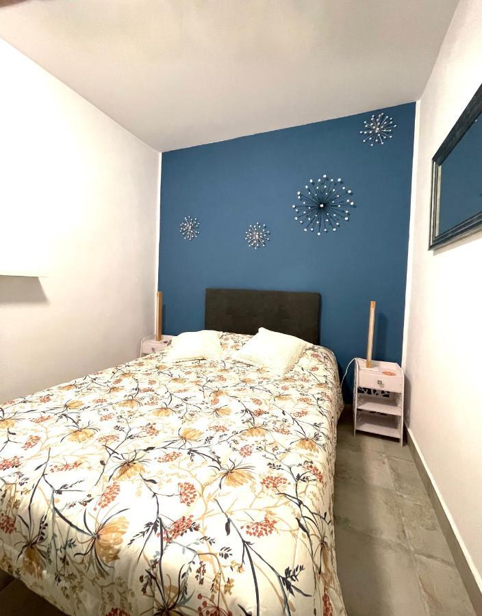 Comfortable Carolina En Alicante Exterior photo