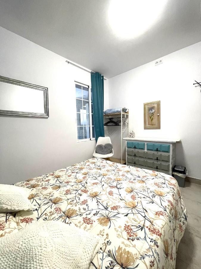 Comfortable Carolina En Alicante Exterior photo