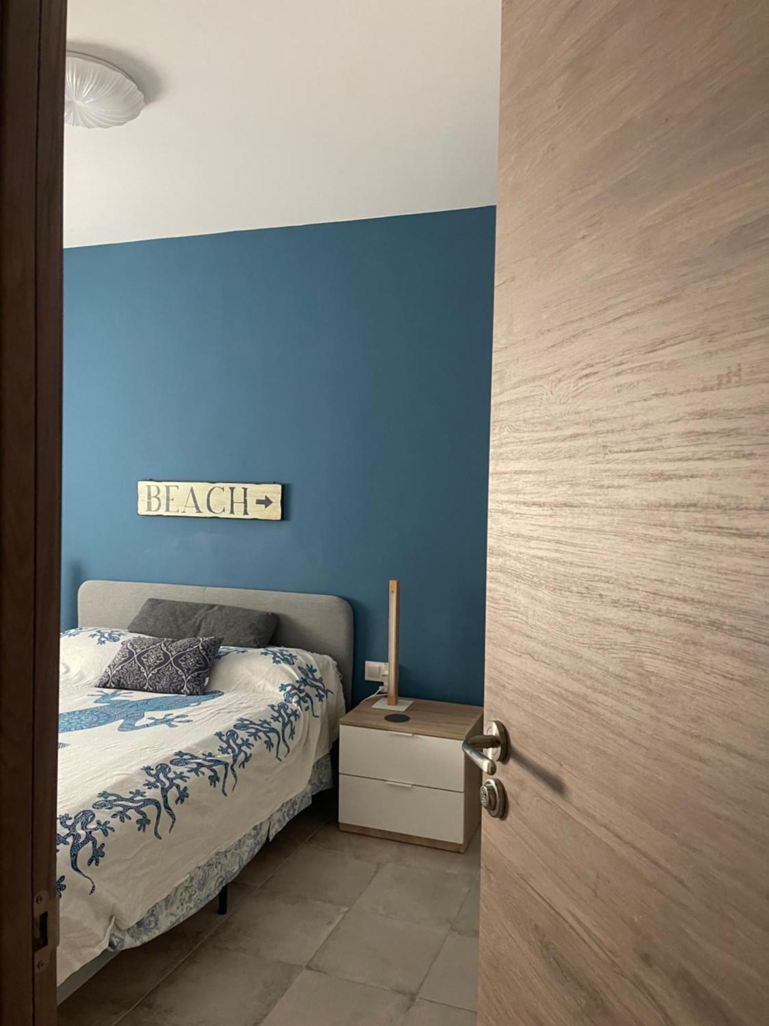 Comfortable Carolina En Alicante Exterior photo